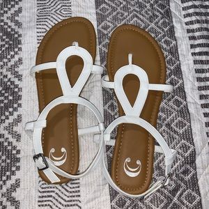Women’s White & Tan Sandals - Size 10